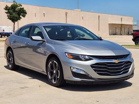 Used 2024 Chevrolet Malibu LT FWD image 3