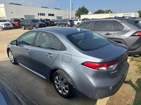 Used 2025 Toyota Corolla LE FWD image 4