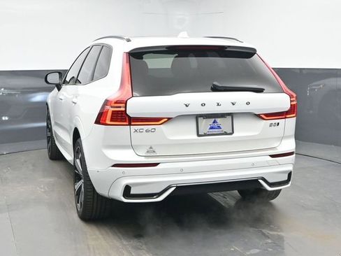 Used 2023 Volvo XC60 B5 Ultimate w/ Climate Package image 7