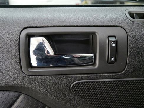 Used 2010 Ford Mustang GT image 14