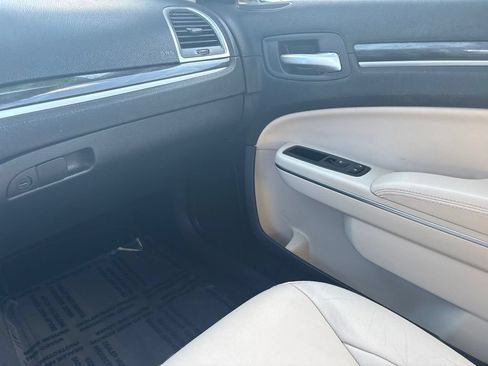 Used 2015 Chrysler 300 Limited w/ Driver Convenience Group RWD image 20