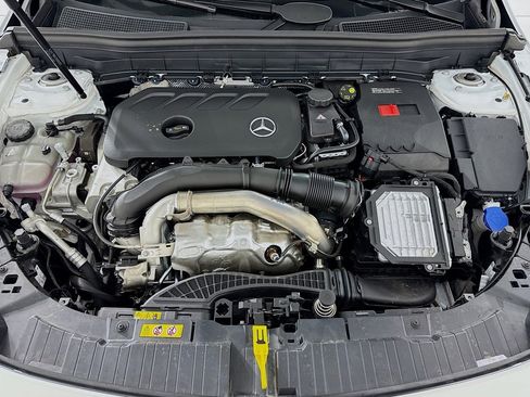 New 2026 Mercedes-Benz GLB 250 image 10