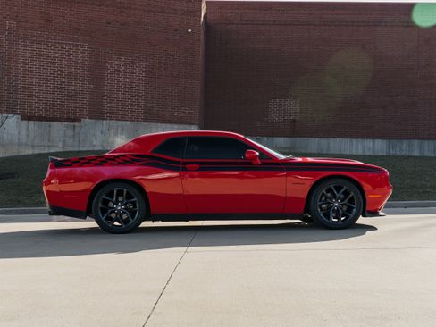 Used 2022 Dodge Challenger R/T w/ Blacktop Package image 3