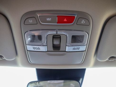 Used 2025 Kia Telluride S FWD image 21