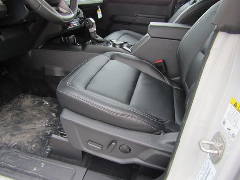 New 2026 Ford Bronco Outer Banks image 10