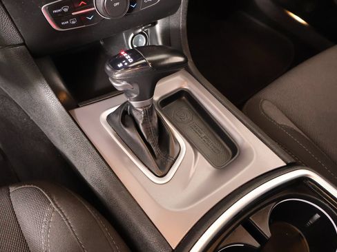 Used 2022 Dodge Charger SXT RWD image 7