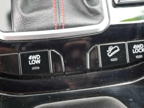 Used 2025 Jeep Compass Trailhawk AWD/4WD image 31