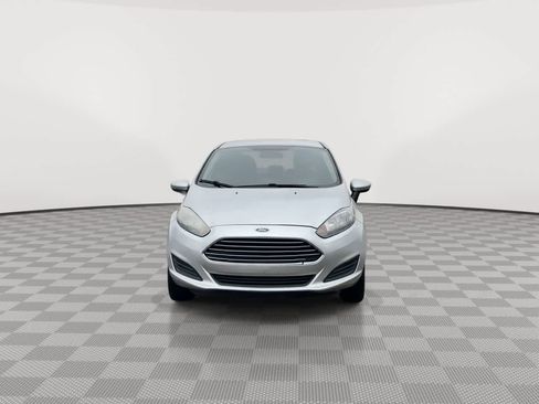 Used 2017 Ford Fiesta SE image 3