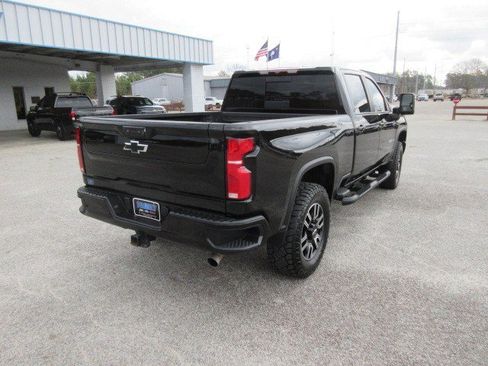 Used 2024 Chevrolet Silverado 2500 LT w/ Midnight Edition image 11