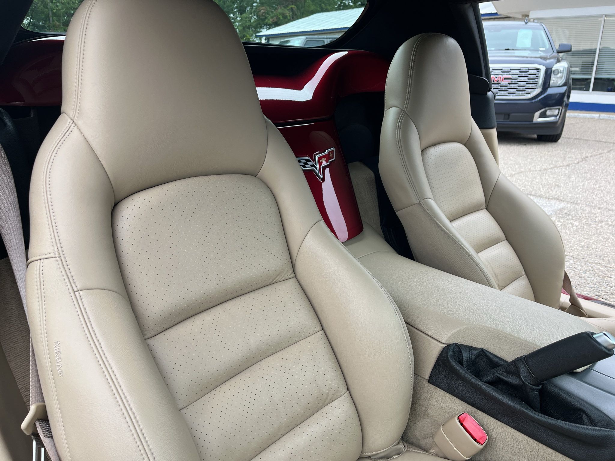 Used 2006 Chevrolet Corvette Convertible w/ Performance Package RWD image 36