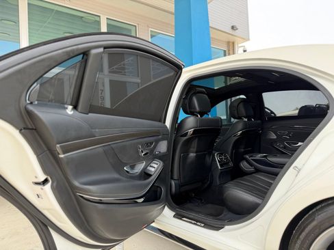 Used 2015 Mercedes-Benz S 63 AMG 4MATIC Sedan image 32