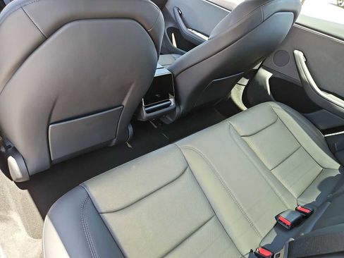 Used 2025 Tesla Model 3 RWD image 16