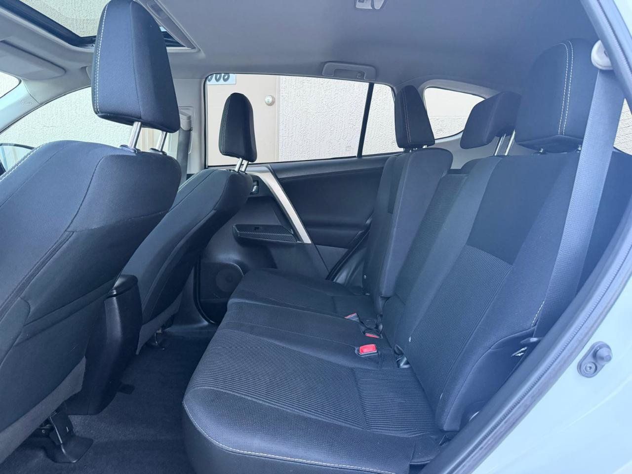 Used 2015 Toyota RAV4 XLE FWD image 19