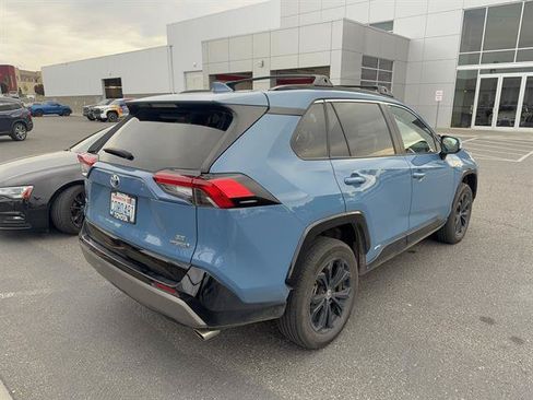 Used 2022 Toyota RAV4 SE w/ Convenience Package AWD/4WD image 2