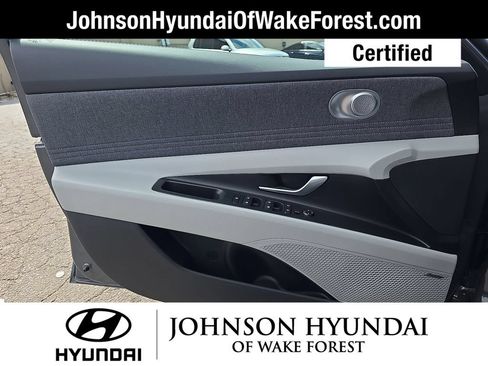 Used 2025 Hyundai Elantra Limited FWD image 35