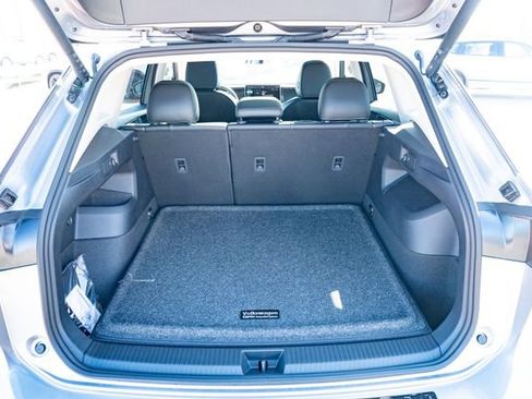 New 2026 Volkswagen Tiguan SE FWD image 37