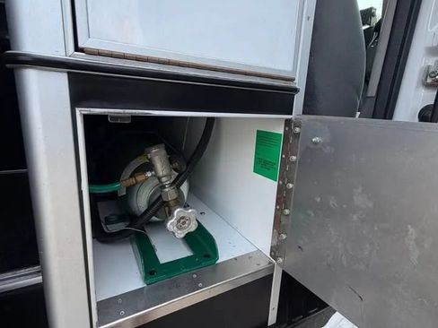 Used 2009 Ford E-350 and Econoline 350 Extended Super Duty RWD image 11