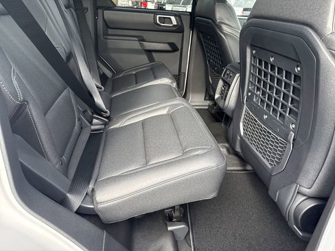 New 2025 Ford Bronco Badlands image 16