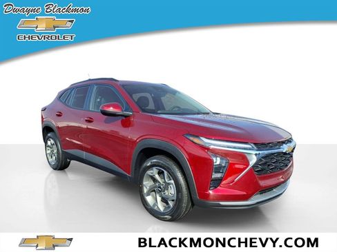Used 2024 Chevrolet Trax LT w/ Driver Confidence Package image 1