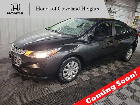 Used 2018 Chevrolet Cruze LS image 1