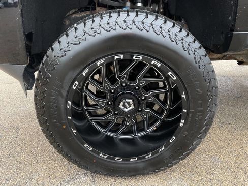 Used 2017 Chevrolet Silverado 2500 High Country w/ Duramax Plus Package image 11