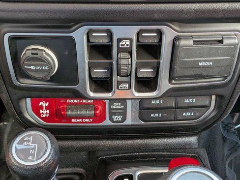 Certified 2025 Jeep Wrangler Unlimited Rubicon AWD/4WD image 25