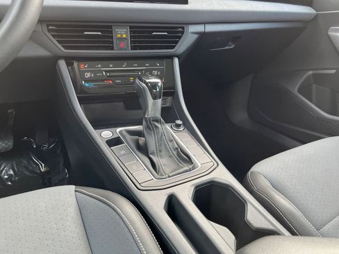 Used 2025 Volkswagen Jetta SE image 42