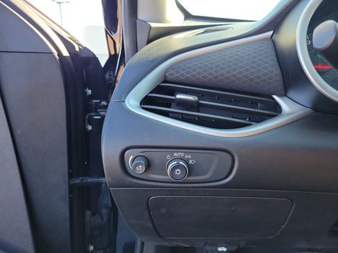 Used 2024 Chevrolet Malibu LT image 20