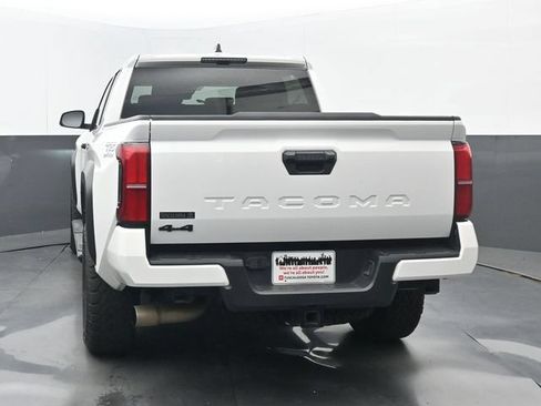 Used 2024 Toyota Tacoma TRD Off-Road AWD/4WD image 4