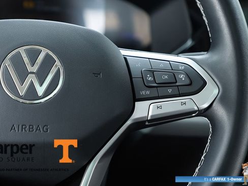 Used 2023 Volkswagen Taos SE w/ Panoramic Sunroof Package image 60