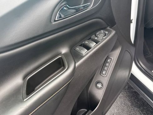 Used 2019 Chevrolet Equinox Premier image 14