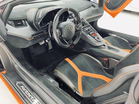 Used 2017 Lamborghini Aventador LP 750-4 Superveloce image 2