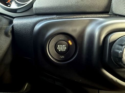 Used 2021 Jeep Gladiator Overland image 19