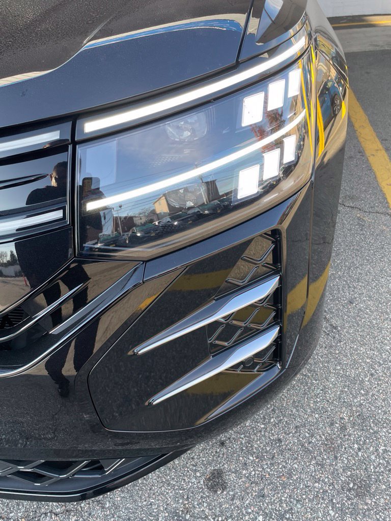 New 2027 Volkswagen Atlas SEL R-Line AWD/4WD image 2