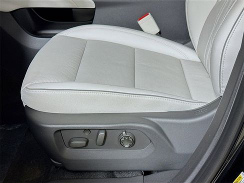 New 2026 Buick Envision Avenir image 17