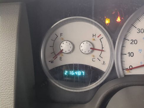 Used 2004 Dodge Durango SLT image 12