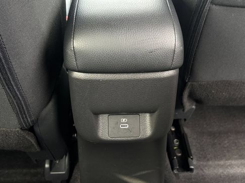 Used 2025 Nissan Versa SV FWD image 22