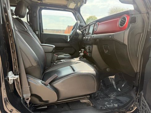 Used 2018 Jeep Wrangler Unlimited Rubicon AWD/4WD image 24