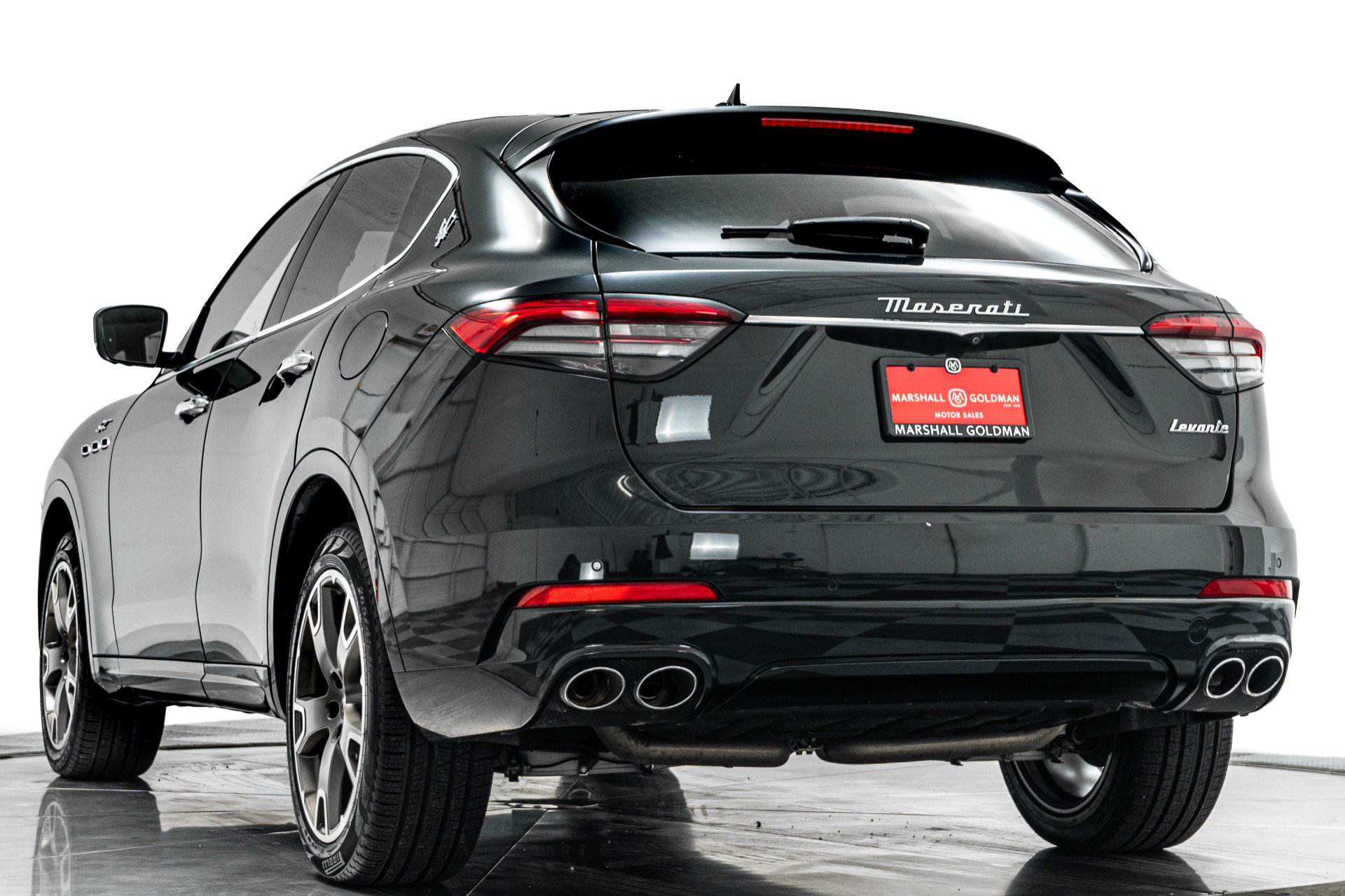 Used 2023 Maserati Levante GT AWD/4WD image 7
