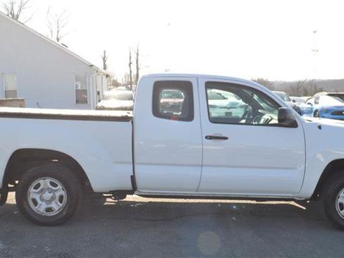 Used 2015 Toyota Tacoma 2WD Access Cab image 5