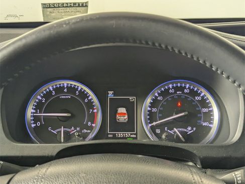 Used 2017 Toyota Highlander SE image 17