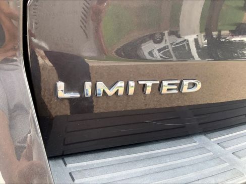 Used 2024 Ford Expedition Limited RWD image 10
