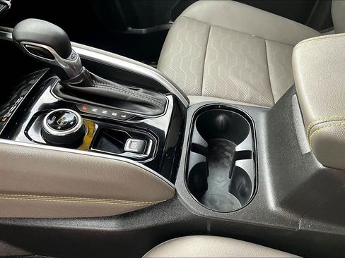 Certified 2024 Chevrolet Colorado ZR2 w/ ZR2 Convenience Package III image 19