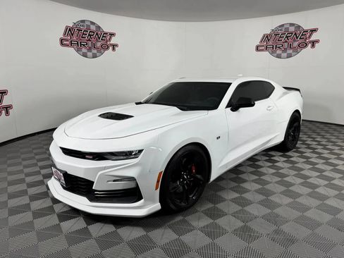 Used 2022 Chevrolet Camaro SS RWD image 3