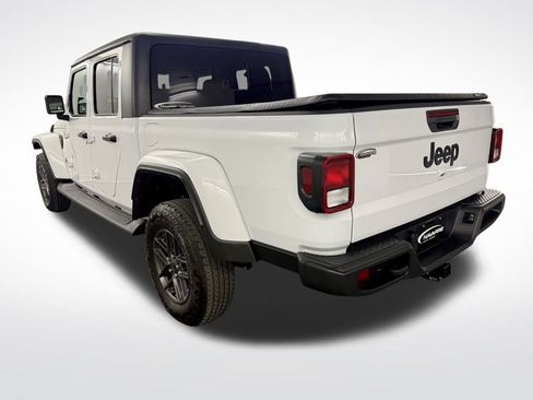 Used 2024 Jeep Gladiator Sport image 6