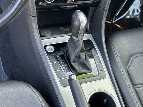 Used 2020 Volkswagen Passat 2.0T R-Line image 23