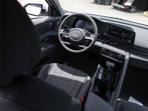 Certified 2025 Hyundai Elantra Blue image 21