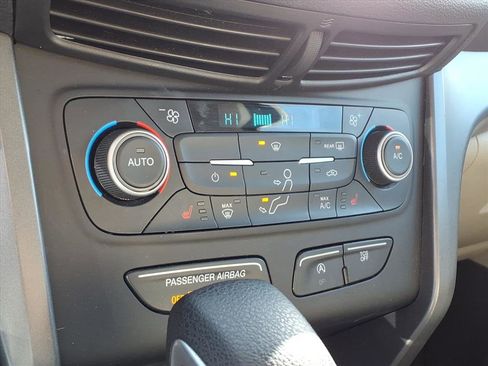 Used 2019 Ford Escape SE image 15