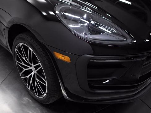 Certified 2026 Porsche Macan AWD/4WD image 12