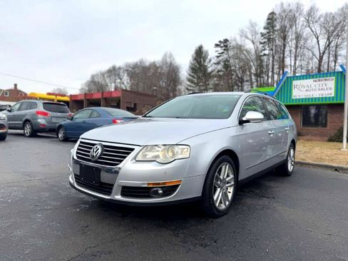Used 2008 Volkswagen Passat Lux image 1